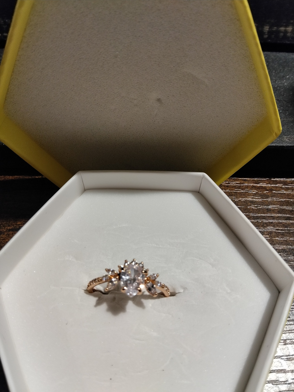 Bomb party Rose Gold silver Clear Round Stone CZ Prong Set Ring Size 9. 2mm Band